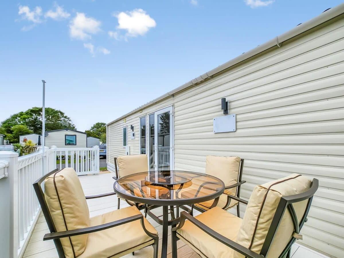 Escape To Paradise At Pevensey Bay Holiday Park 13 Woodland Walk Villa Exterior photo
